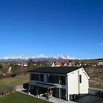 Apartmanovy Dom Lucna *