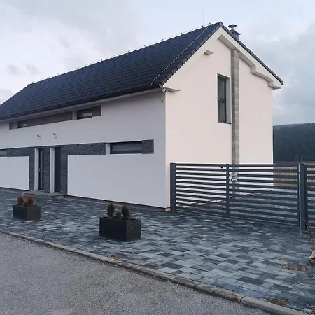 Apartmanovy Dom Lucna Appartement