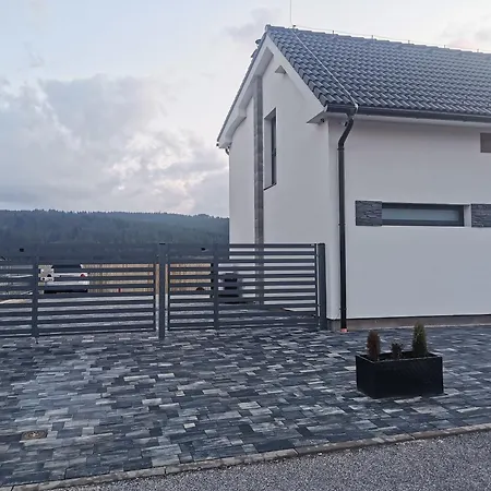 Apartmanovy Dom Lucna * Gánovce